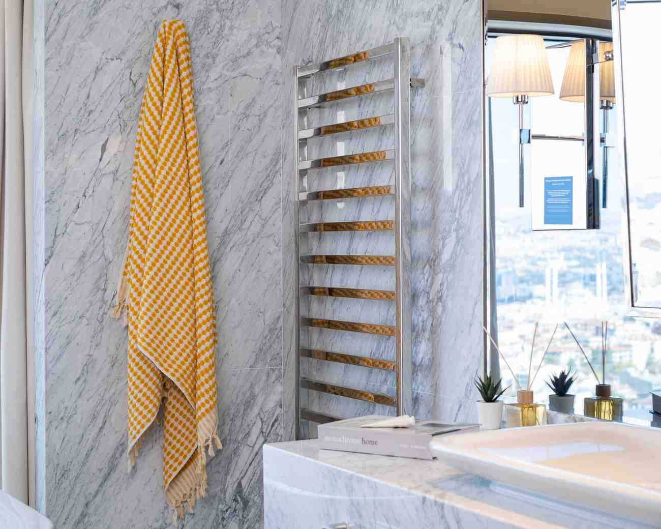Pom Pom Bath Towel Set